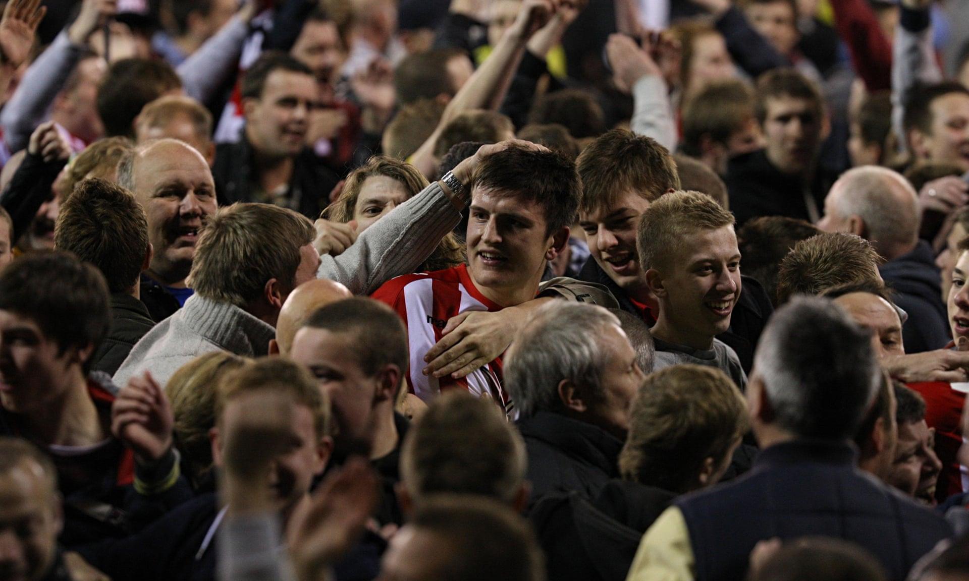 考慮到他在 考慮到他在